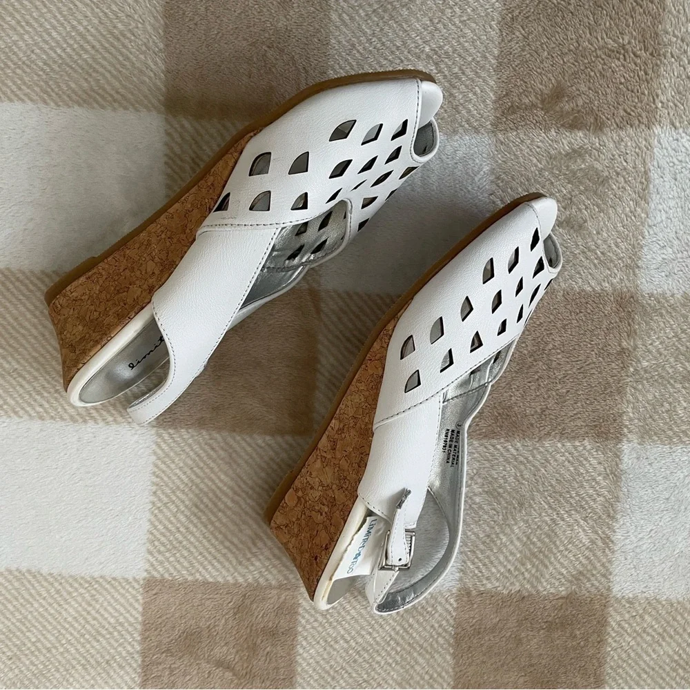 Limited Too NWT White Peep Toe Sandals size 3 Girls Wedges